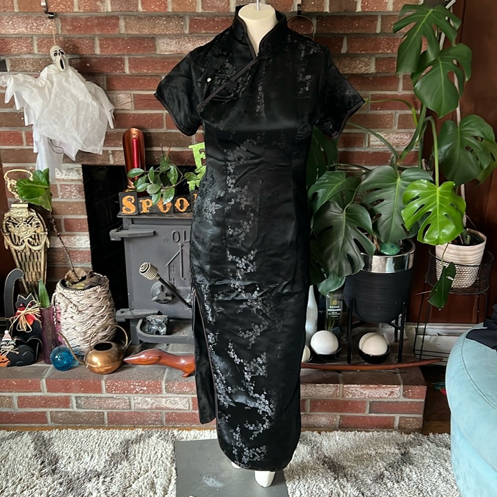 Stunning Brocade Traditional Cheongsam